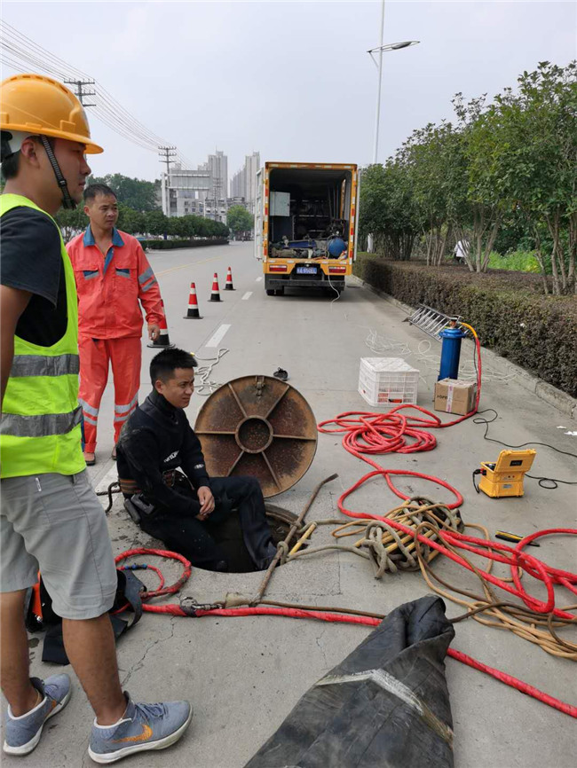 定城镇翻衬法管道修复技术主要工序