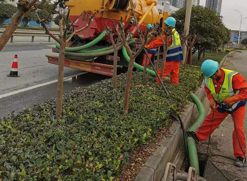 定城镇市政管道清淤